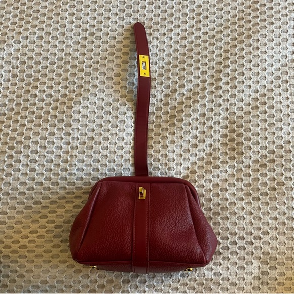 Unique top handle/crossbody vegan leather handbag - burgundy - Picture 6 of 8